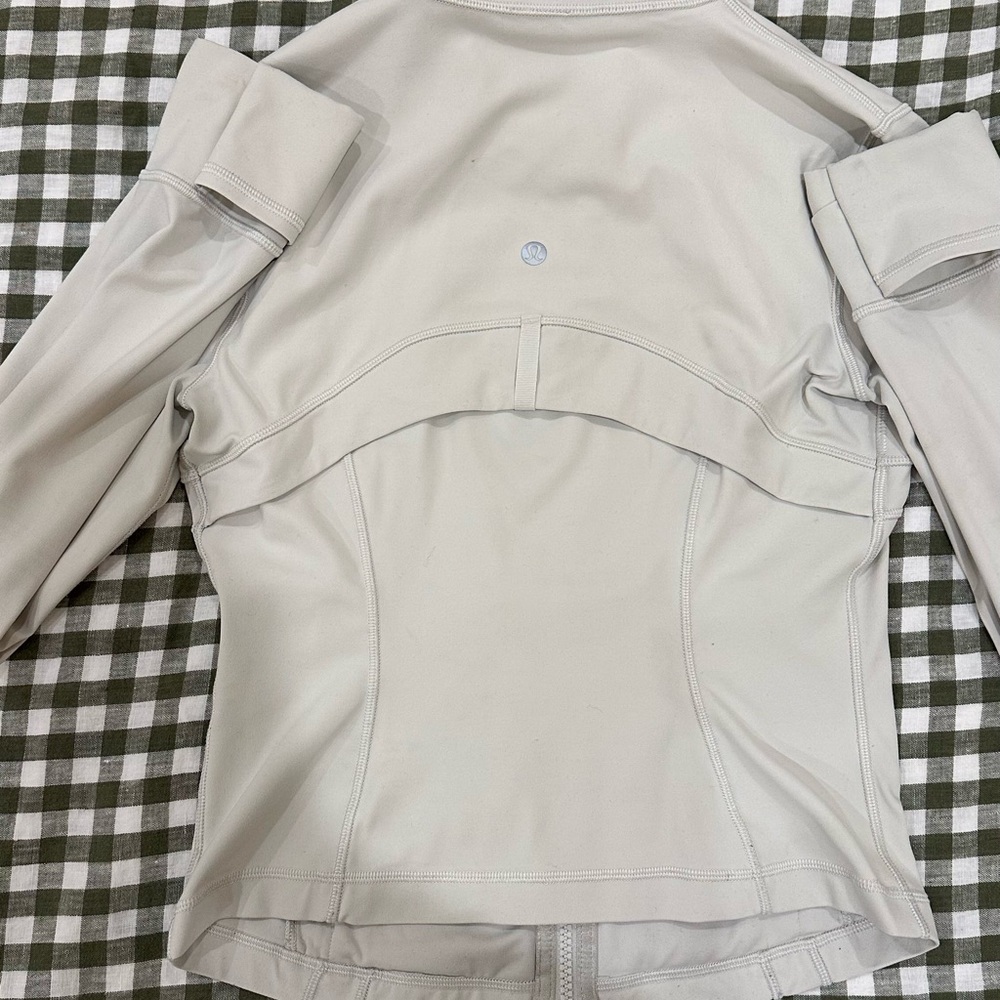 Lululemon Nuly Define Cropped Jacket (Size 6) - Picture 2 of 3